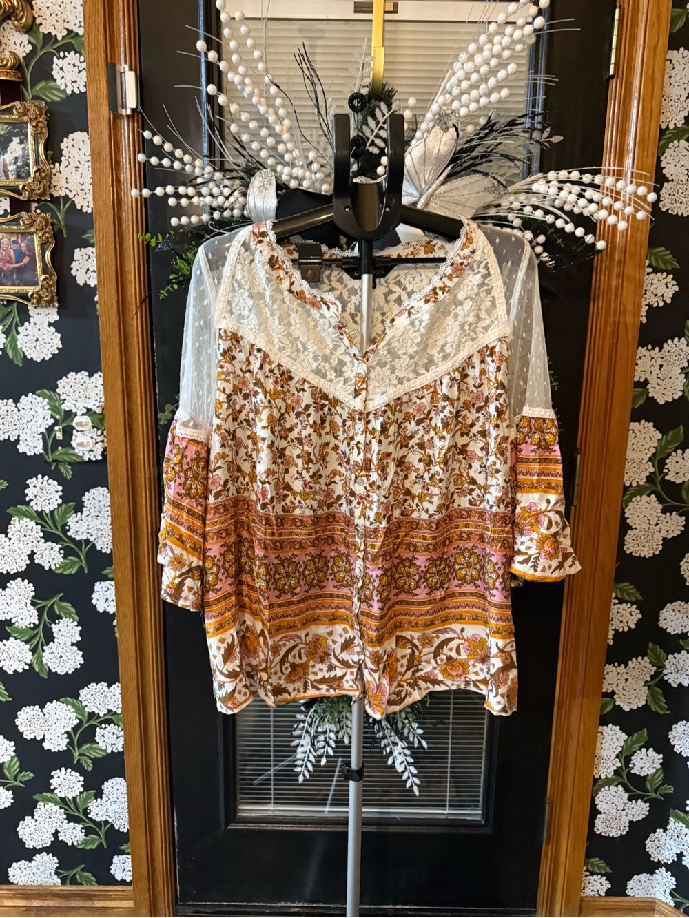 DAVI & DANI Cream Blush and Brown Floral Lace-Trim Peasant Blouse